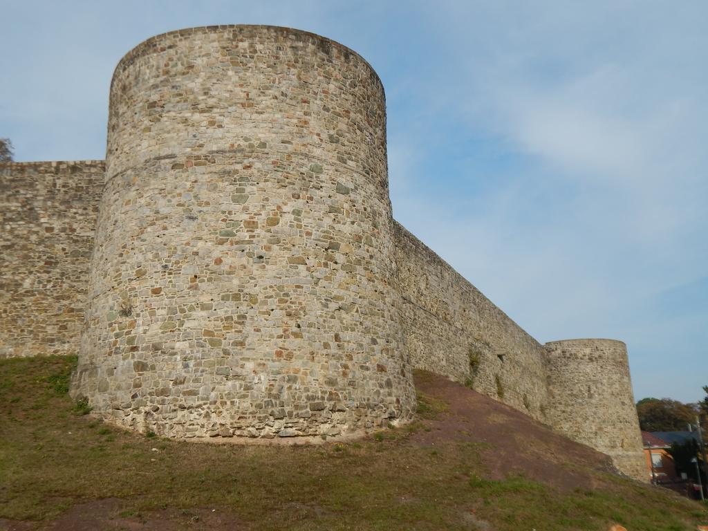 Hotel Les Remparts Binche Exterior foto